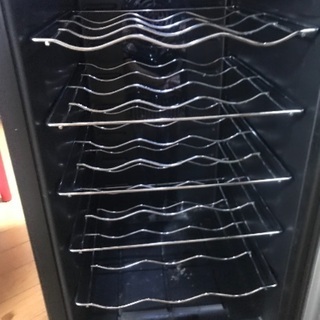 コンポジット社のワインセラーです。