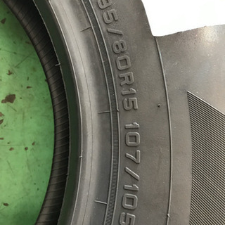 値下げしましたGOOD YEAR NASCAR ホワイトレタータイヤ195/80 15 107/105L