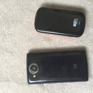 pocket wifi & cellphone