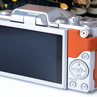 ●女性に大人気●1600万画素●WIFI内蔵●簡単自撮り●ルミックス GF7 ゆうパック代引き発送！送料、代引き手数料無料！