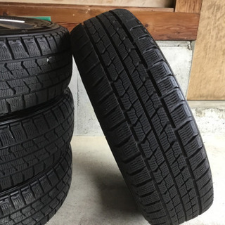 日産キューブ　スタッドレスタイヤアルミホイル付き4本