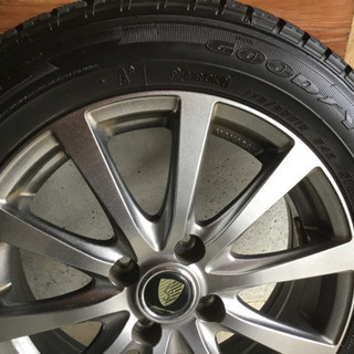 日産キューブ　スタッドレスタイヤアルミホイル付き4本