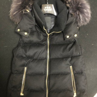 タトラス　ダウンベスト　黒　（ファー付き）