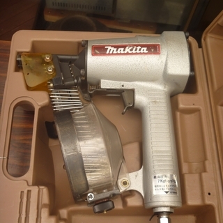 値下げセール【中古ランクB】makita エア釘打 AN5010...