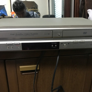 写真のVHS DVD プレーヤー 差し上げます