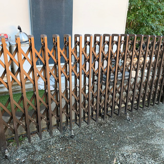 売り切れました。表示価格より…伸縮門扉　幅3.8〜4.0m 高さ約1.2m