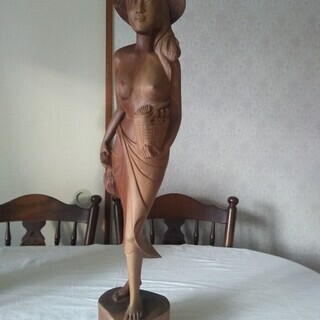 木彫り　アジアン　女性像２