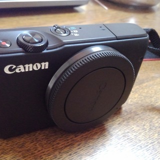 CANON ミラーレス一眼 M10 標準レンズ＋パンケーキレンズ