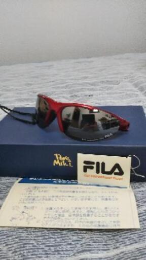 新品！ジモティー限定価格！スポーツサングラスFILA