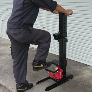 配達します。中古　薪作りに楽々な8ton油圧仕様 足踏み式薪割り機　薪ストーブの燃料作りに　６０cmまで　デファイアントなど 配達します。中古 薪作りに楽々な8ton油圧仕様 足踏み式薪割り機