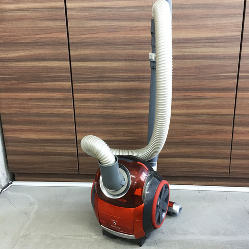 中古☆TOSHIBA サイクロン掃除機 VC-CX200D