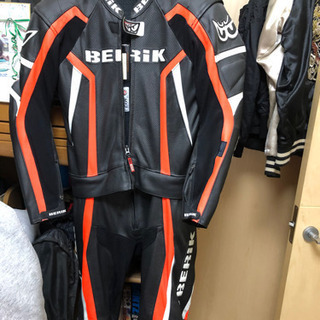 ベリック　セパレートレーシングツナギ