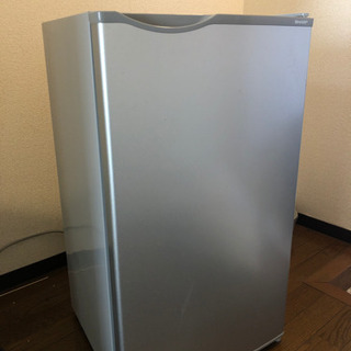 【中古•美品】SHARP製　冷蔵庫　75L 2015年製