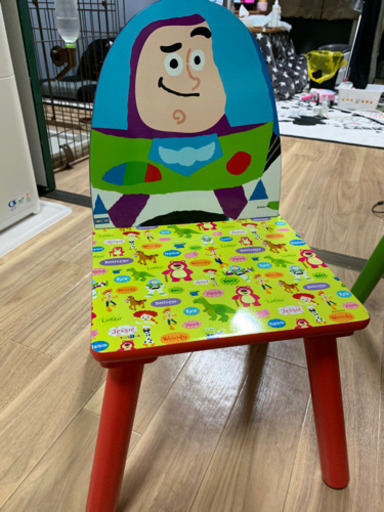 子供用 トイストーリーの机と椅子セット