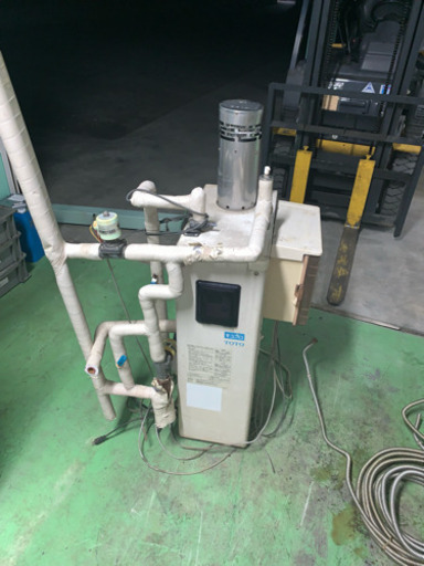 TOTO 石油給湯器 ボイラー 錦鯉