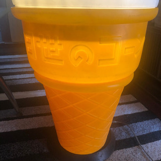 ソフトクリーム看板　中古　日成のコーン