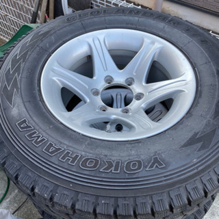 スタッドレスタイヤ ランドクルーザーなど