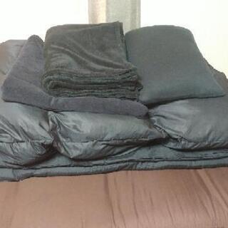 黒い布団セット　掛け布団　敷き布団　枕　掛け毛布　敷き毛布