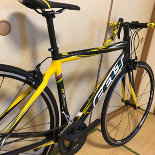 FELT フルカーボン 105 11速 ロードバイク 完成車