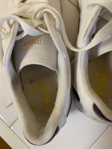 PUMA スニーカー