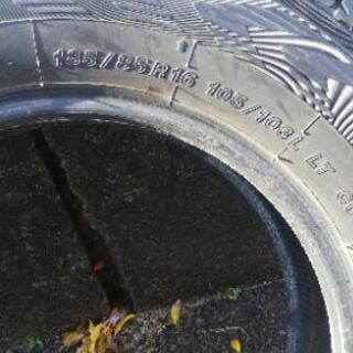 ジムニー等 スタッドレスタイヤ185/85R16