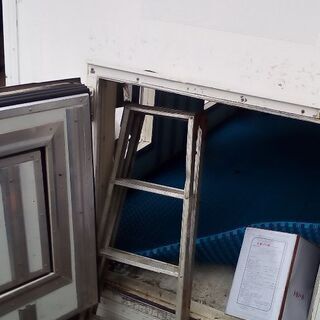 アイスクリーム2トン車の箱だけ2万円売り米入れ野菜室衛生室隠し部屋頑丈箱アルミニウム構造