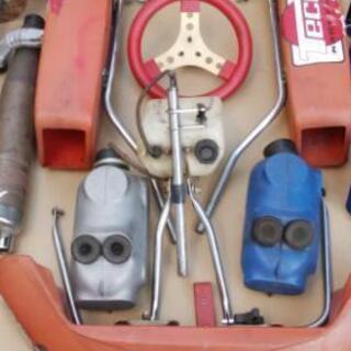 中古子供用レーシングカート2台+部品多数。