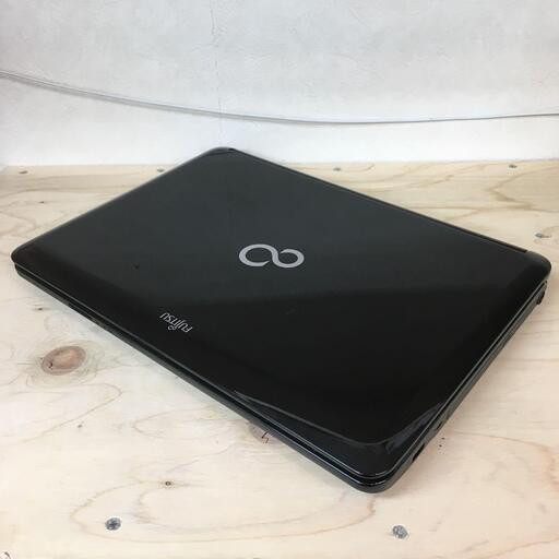 【送料無料】FUJITSU 14 インチノートPC LH52/C