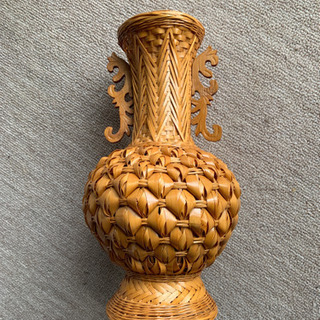 籐の花瓶
