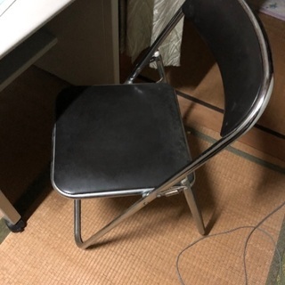 ⑤　パイプ椅子