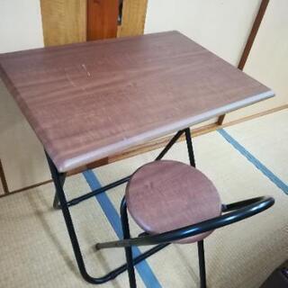 折りたたみテーブル、椅子