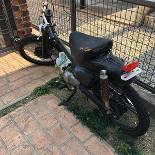 HONDA スーパーカブ C50 カスタム 不動 レストアベースに HONDA スーパーカブ C50 カスタム 不動 レストアベースに