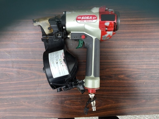 中古ランクA】MAX 常圧フロアタッカー 50㎜ CN-505A-ST