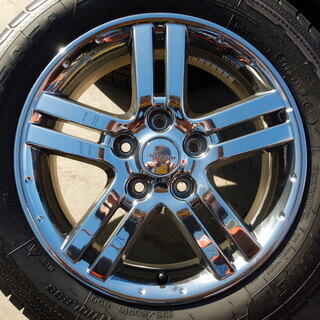 セレナライダー純正　１６インチ　溝たっぷりスタッドレスタイヤ付き