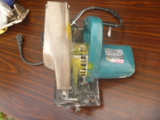 【中古ランクC】makita 丸ノコ（1-130）
