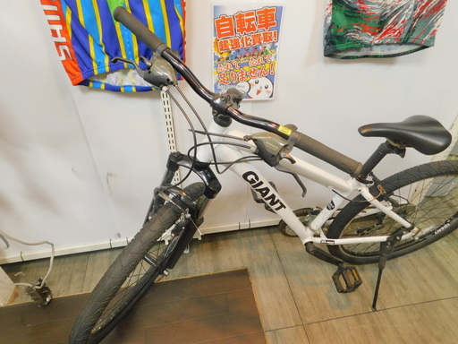 Giant ホワイト クロスバイク ジャンク品 Giant ホワイト クロスバイク ジャンク品