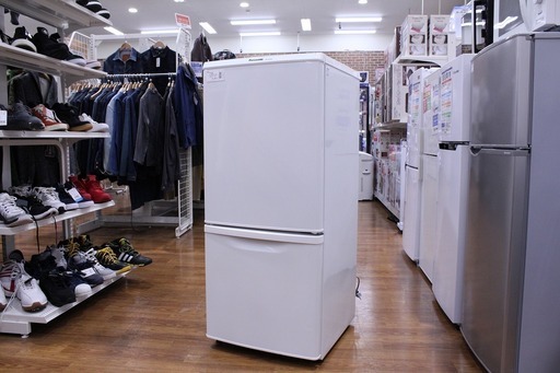 2ﾄﾞｱ冷蔵庫 Panasonic NR-TB145W 2013年製 入荷しました。