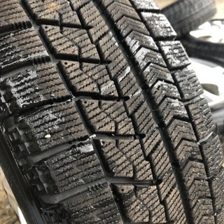 トヨタラクティスBSスタッドレスタイヤ175/60Ｒ16
