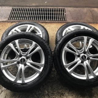 トヨタラクティスBSスタッドレスタイヤ175/60Ｒ16