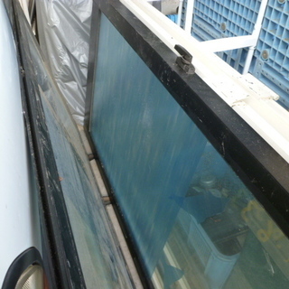 ＹＫＫ引き違いサッシ　枠付き　ジャンク