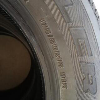 175/80R/16 ブリジストン　約3000キロ使用