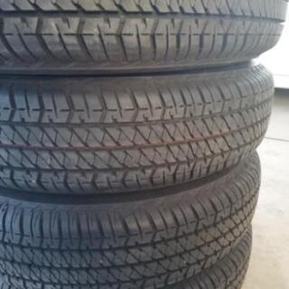 175/80R/16 ブリジストン　約3000キロ使用