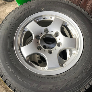 ハイエース用スタッドレスタイヤ　アルミ付き　195/80R15