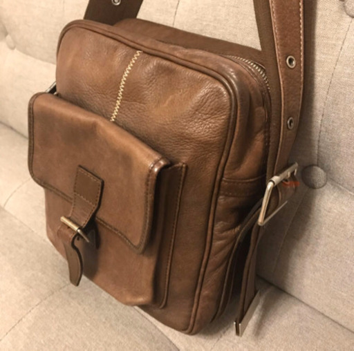 Burberryのラムレザー ショルダーバッグ