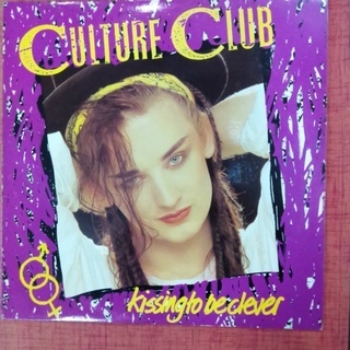 Culture Club ‎– Kissing To Be Cl...