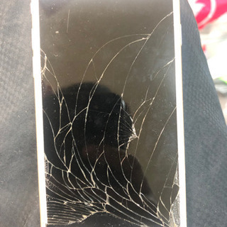 完全に壊れてるiPhone6