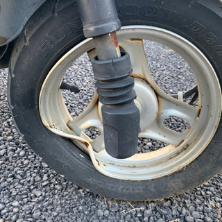 トゥデイ　前輪タイヤ　修理の画像