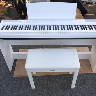 2014年 YAMAHA 電子ピアノ P-105　88鍵 3本ペ...
