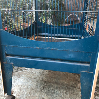 鳥かご？爬虫類とかも飼えます。