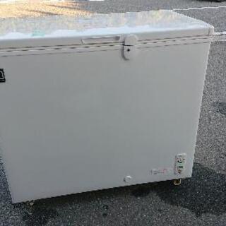 中古品 210Lの冷凍庫お売りします。